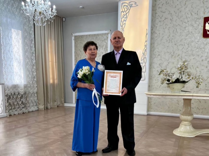 Золотые мгновения: Семья из Читы отпраздновала юбилей совместной жизни 